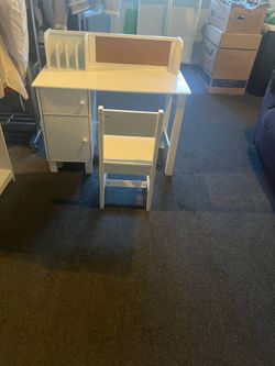 Table and chair book shelves