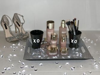 XOXO SPARKLING BEAUTY TRAY with matching brush holder