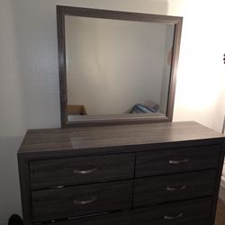 Dressers And Night Stand 