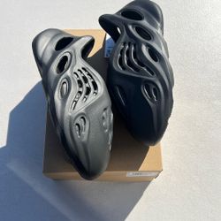 Adidas Yeezy Foam RNNR Onyx