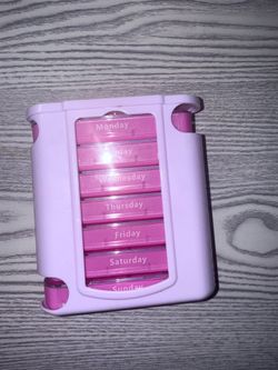 Pill container