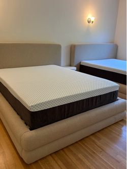Luxury  memory foam Queen   size 12” New mattress in a plastic sealed.       Venta de colchones  Hablamos Español  ☎️📲call or Tex (213)713-74-89   Ha