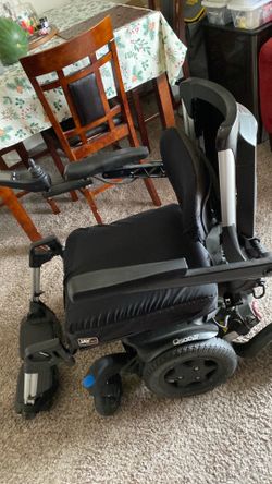 A very nice heavy duty wheelchair