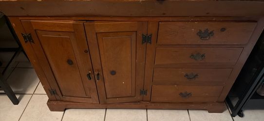 Wooden hutch