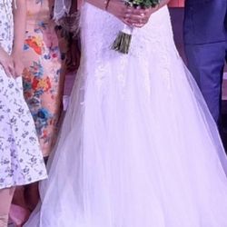 Wedding Dress Size 14. =10.12
