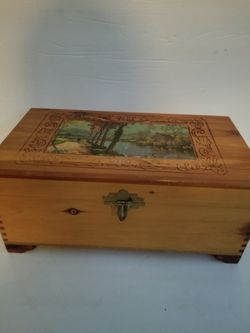 Vintage Cedar Jewelry/Trinket Box