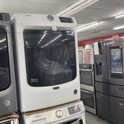 New Scratch And Dent Maytag Front Load Washer And Dryer Set. 1 Year Warranty 