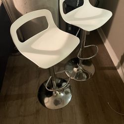 Set of 2 Modern Bar Stools Plastic Adjustable Counter Height Swivel Stool (Matte White) 