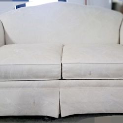 65" White Loveseat