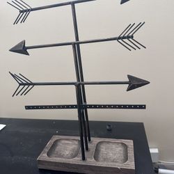 BRAND NEW Jewel Stand