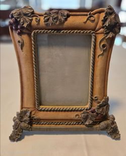 Vintage Style Grape and Vine Decorative 5x7 Picture Frame Stone/Ceramic