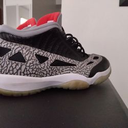 Jordan 11 low ie