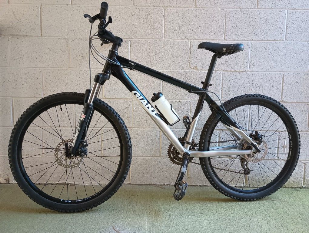 Giant XTC2 Mtn Bike Good Condition