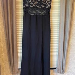 Windsor Formal Long Lace Black Dress