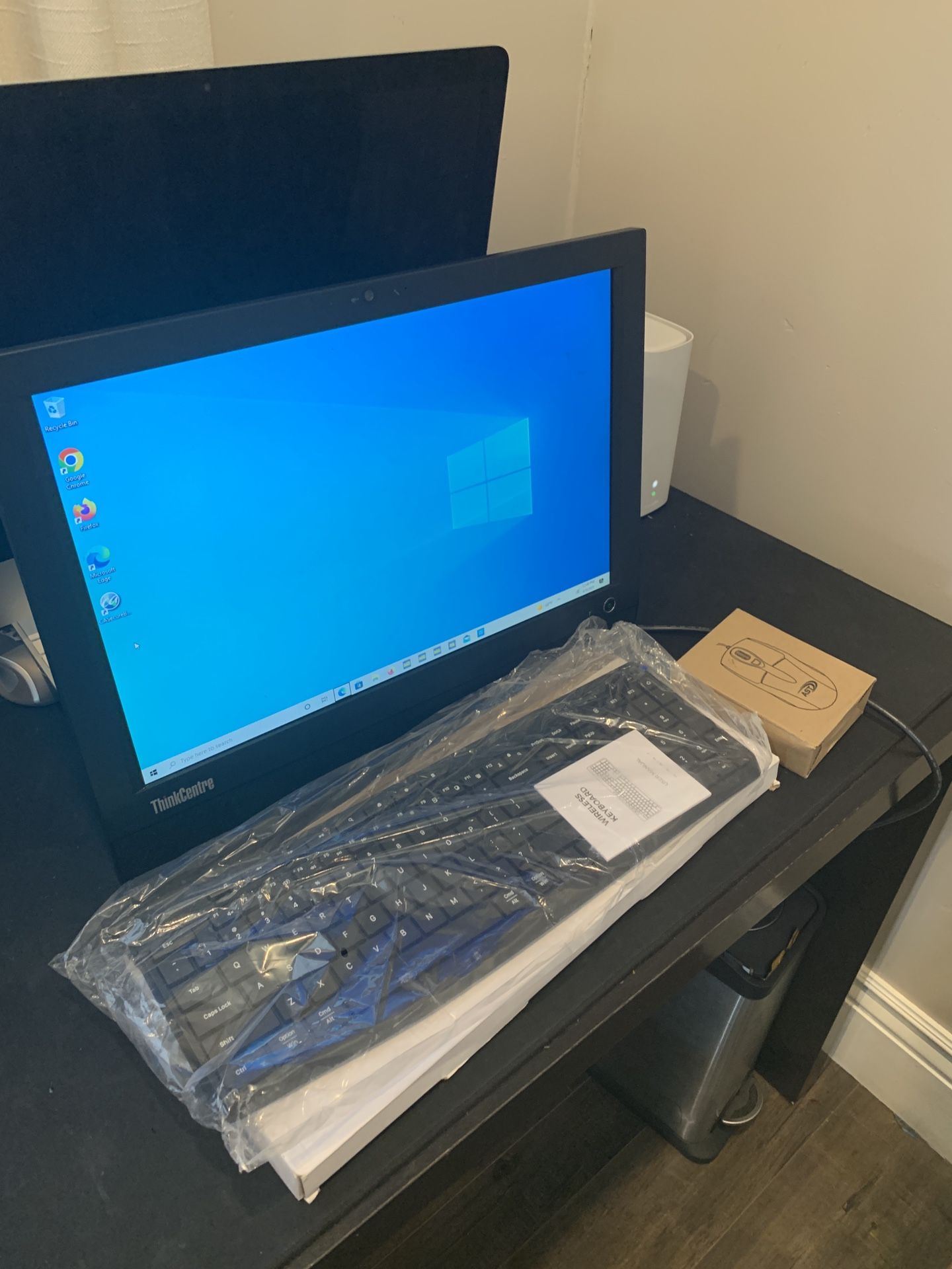 Lenovo ThinkCentre 2TB HD All-in-One Desktop Computer io