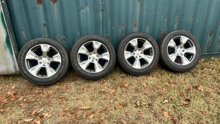 4-dodge wheels With Tires