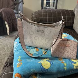 Guess Purse & Wallet 