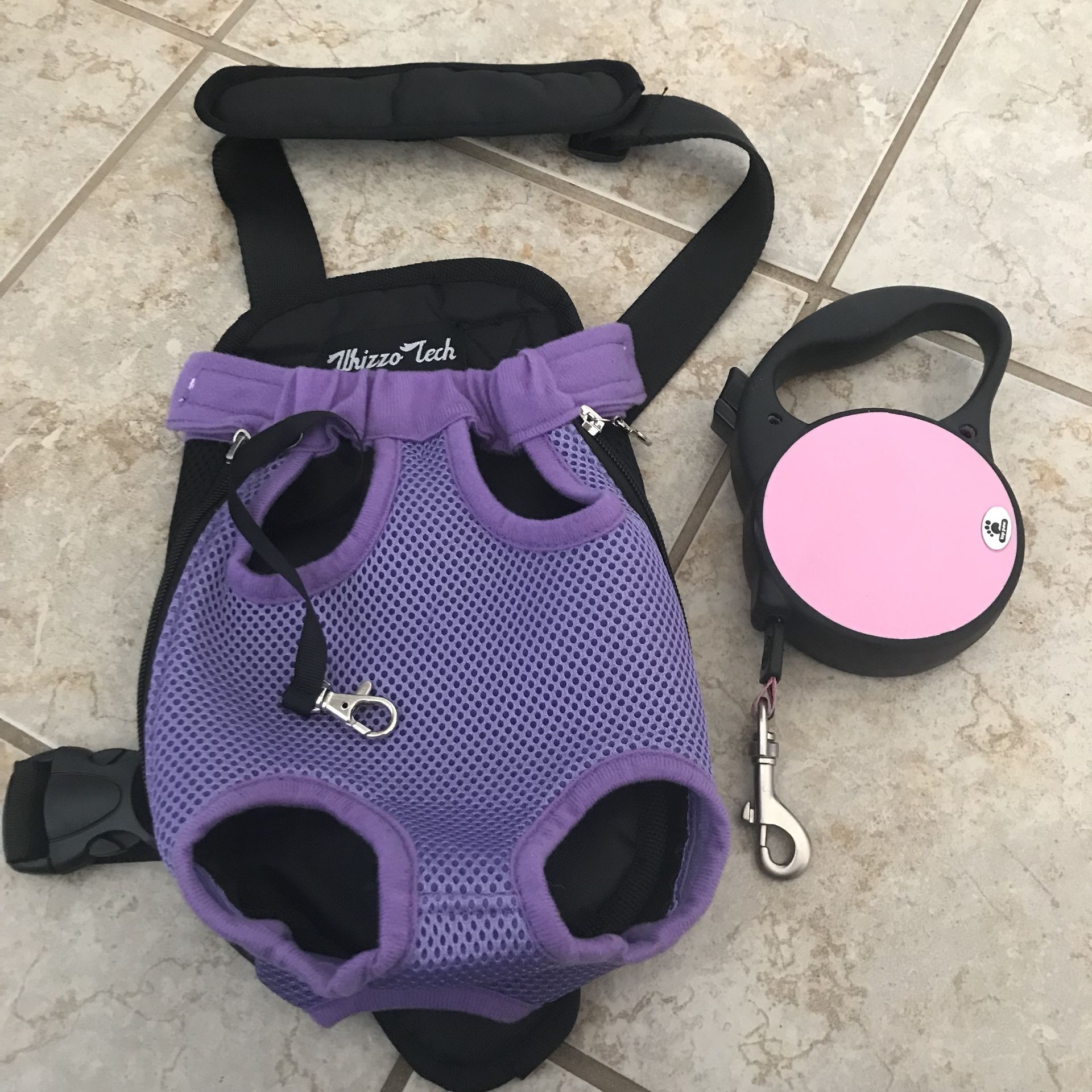 Nice! Like New! Pet Adjustable Carrier with Pink retractable Leash