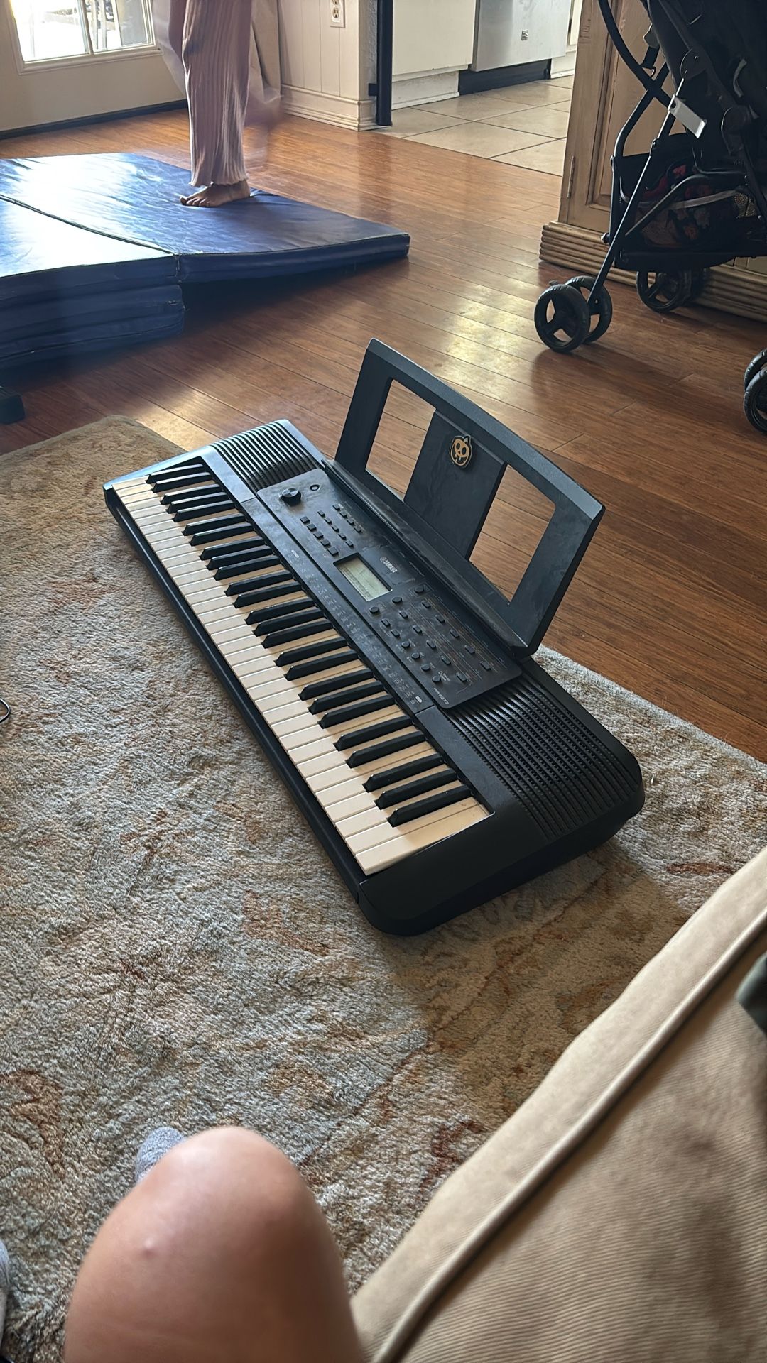 Yamaha PSR-E273 (61 Keys)