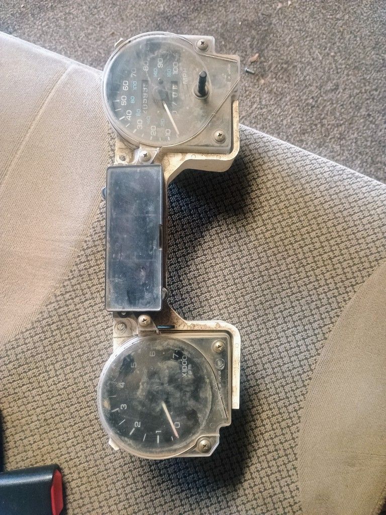 Jeep YJ Dash Gauges And Plastics