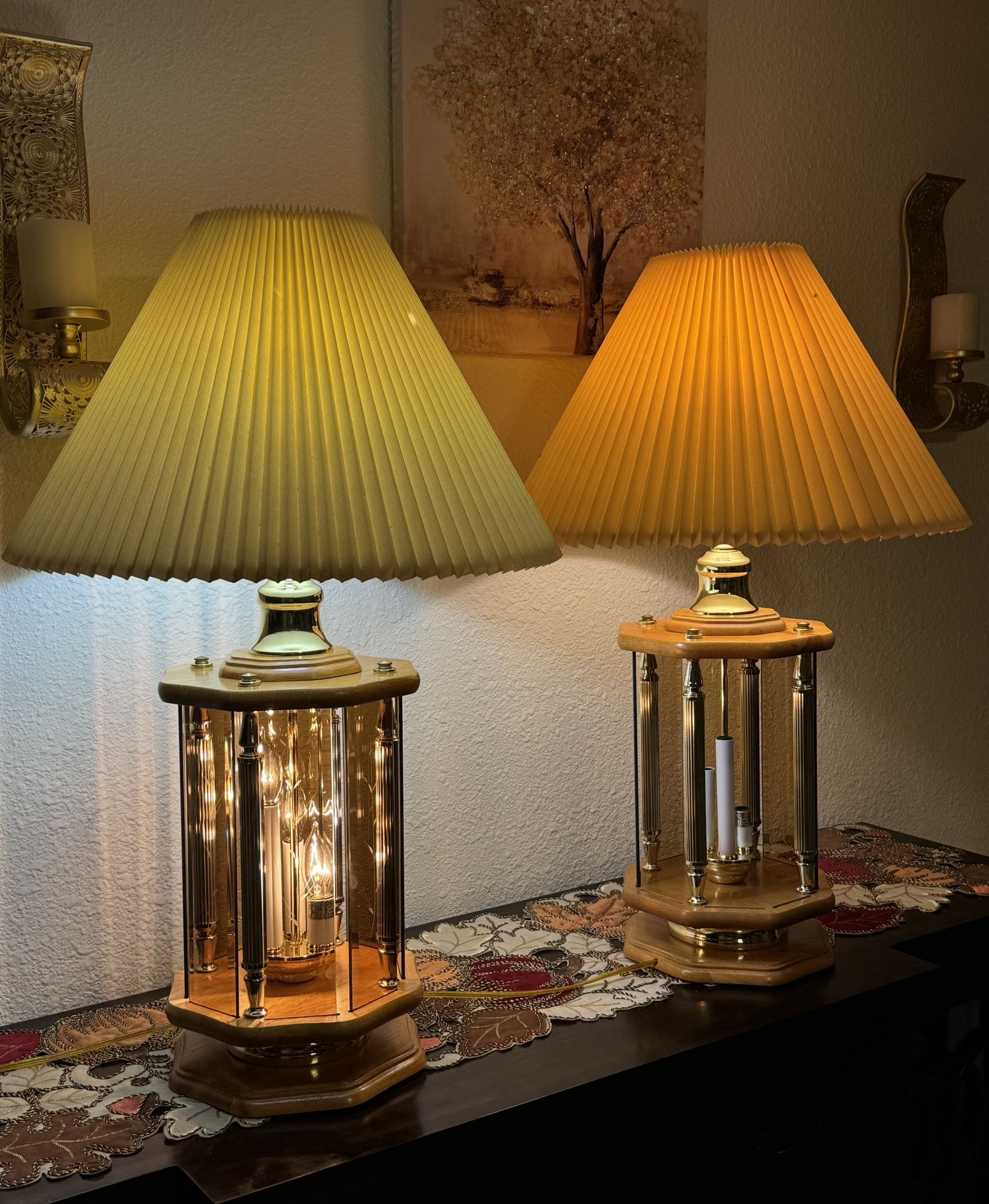 Vintage Anthony California Oak and Etched Glass Table Lamps – Matching Pair 💰 $90 for the pair  The lamp on the left (in the first photo) is in excel