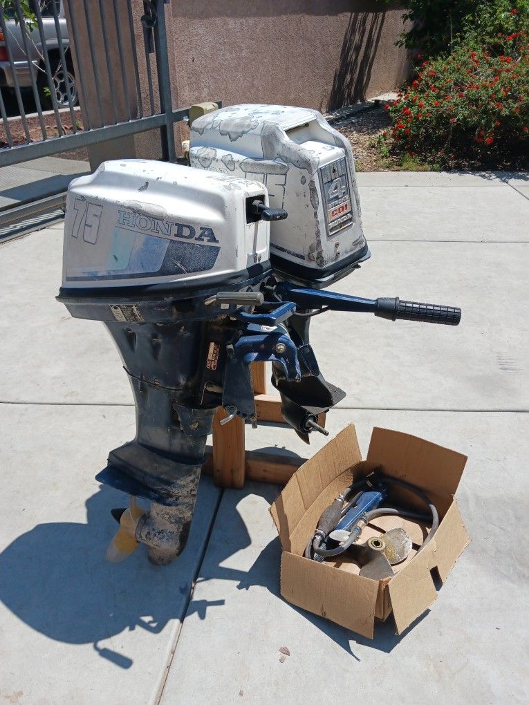 2 Outboard Motors Honda 4 Stroke 7.5 For 250$