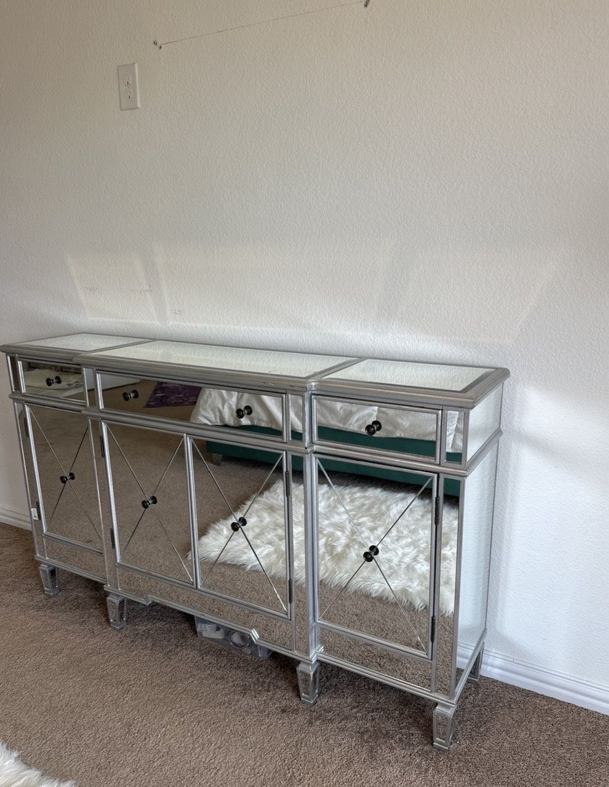 Mirrored Dresser for Sale in Fort Worth, TX OfferUp
