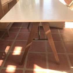 White top table Walnut