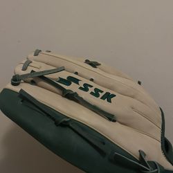 Softball SSK Glove