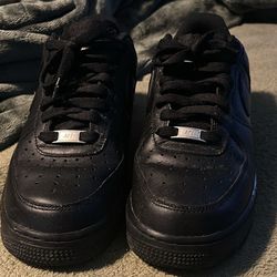 4 pairs of Air Force’s