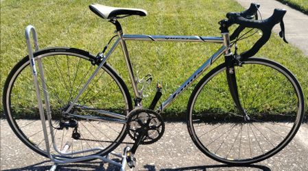 700C Jamis Quest Road Bike