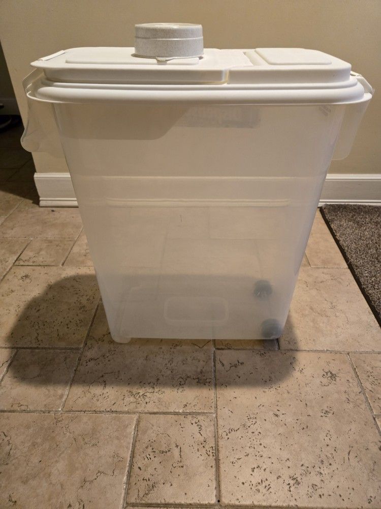 Buddeez Pet Food Storage Container