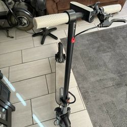 MaxShot Electric Scooter 