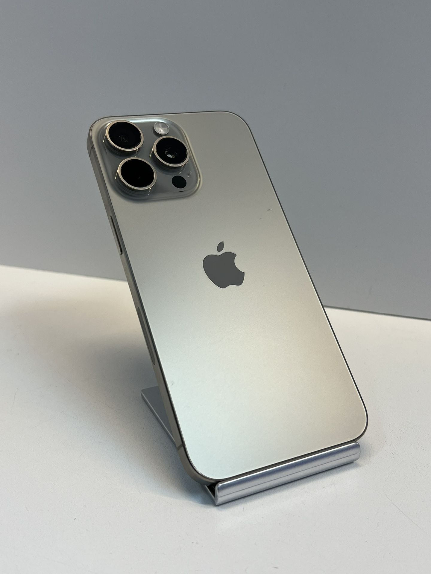 Apple iPhone 15 PRO MAX Unlocked - Main Image