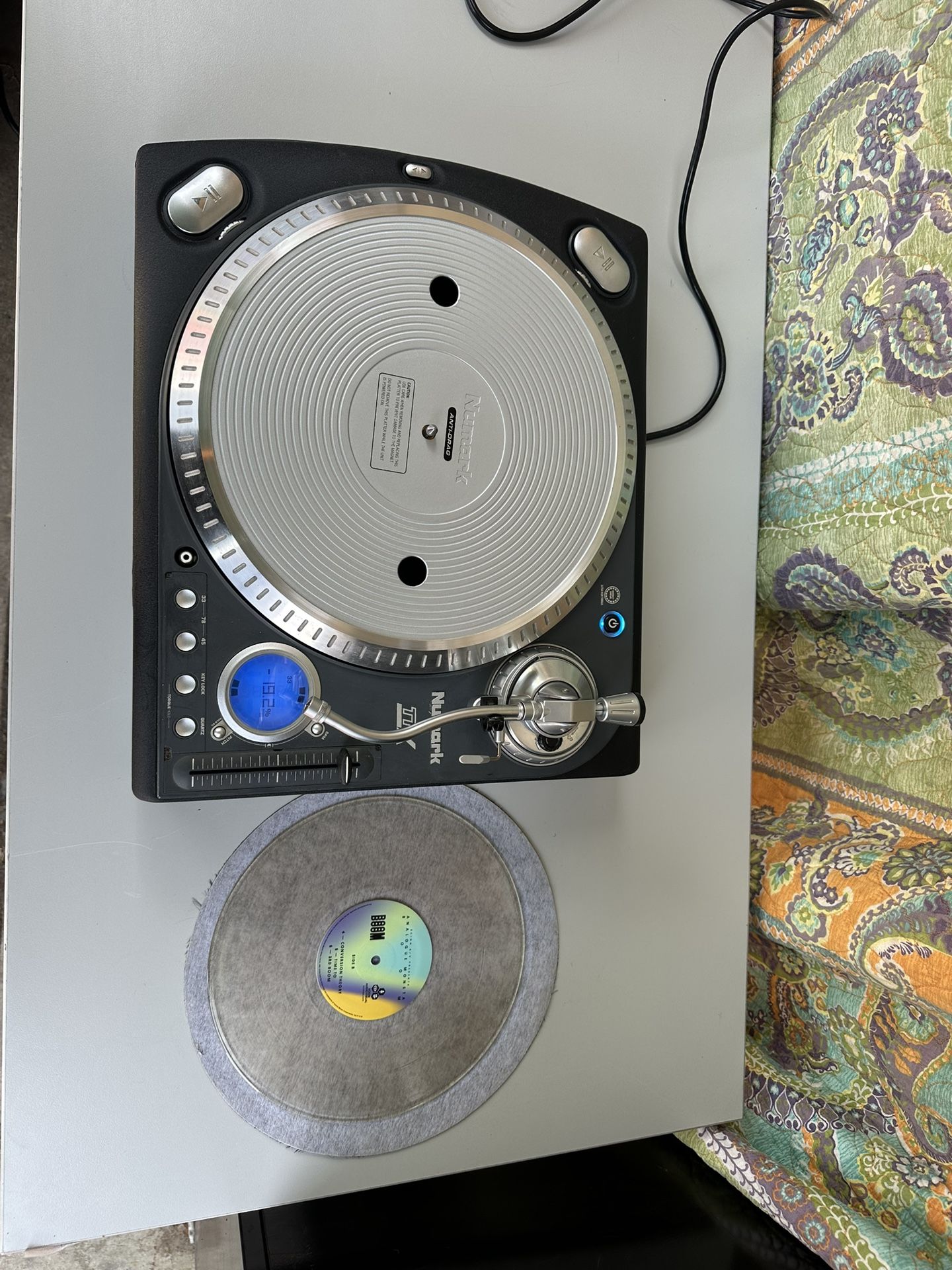 NUMARK TTX PROFESSIONAL DIRECT-DRIVE TURNTABLE W Dust Cover N Vinyl