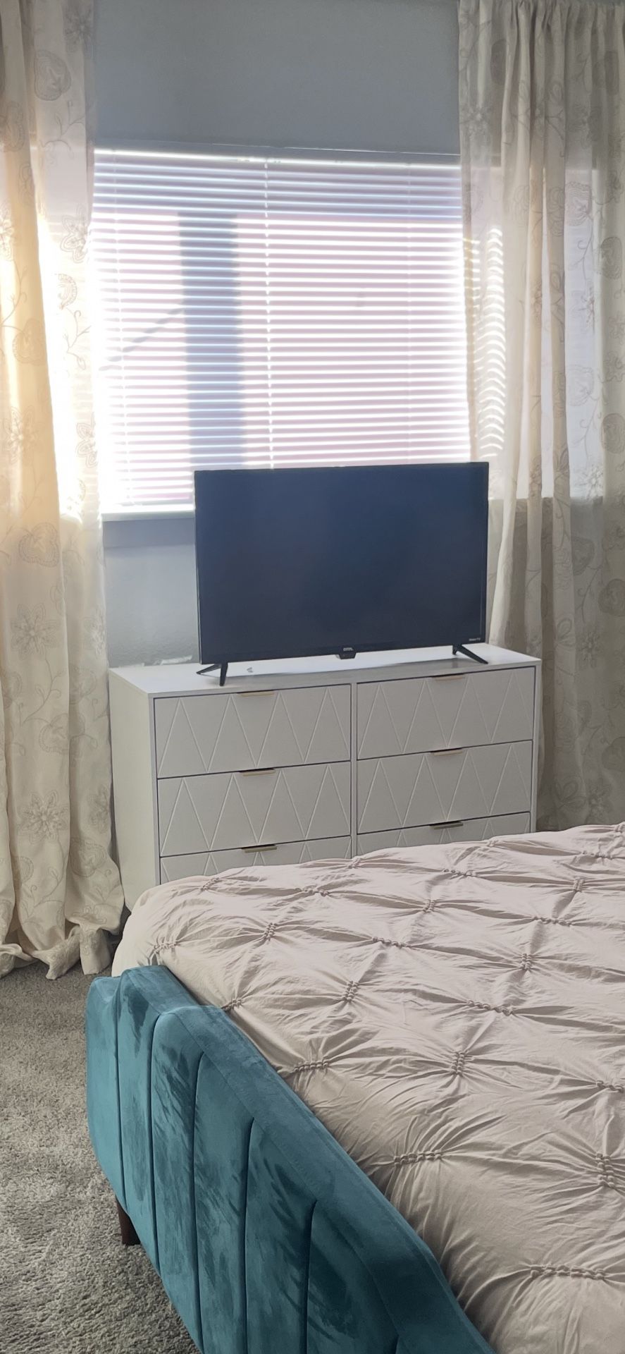 Onn Roku TV “32”