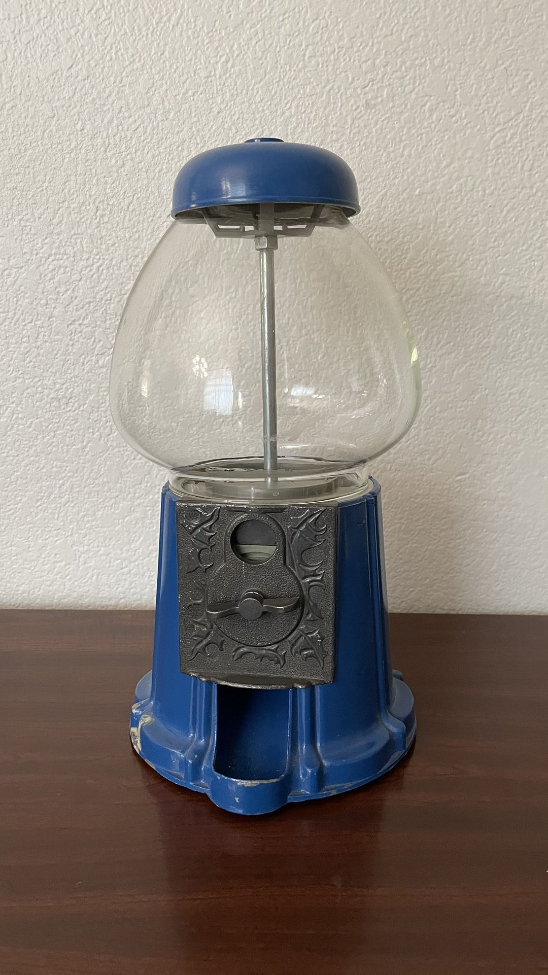 Cast Metal Gum Ball Machine 