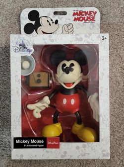 Disney Parks Mickey and Minnie Mouse Figures