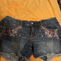 Floral print American Eagle jean shorts