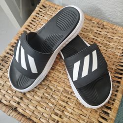 New Adidas Bounce Slides M9/W10
