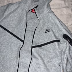 Nike Tech Fleece Full-Zip Hoodie
