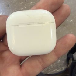 AirPods 4