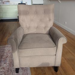 Sturdy Beige Tufted Recliner (Wayfair) - Great Condition
