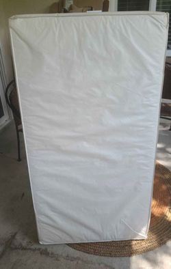 Baby Mattress Like New Toddler Bed Nursery Kolcraft Mattress Cover Sheets