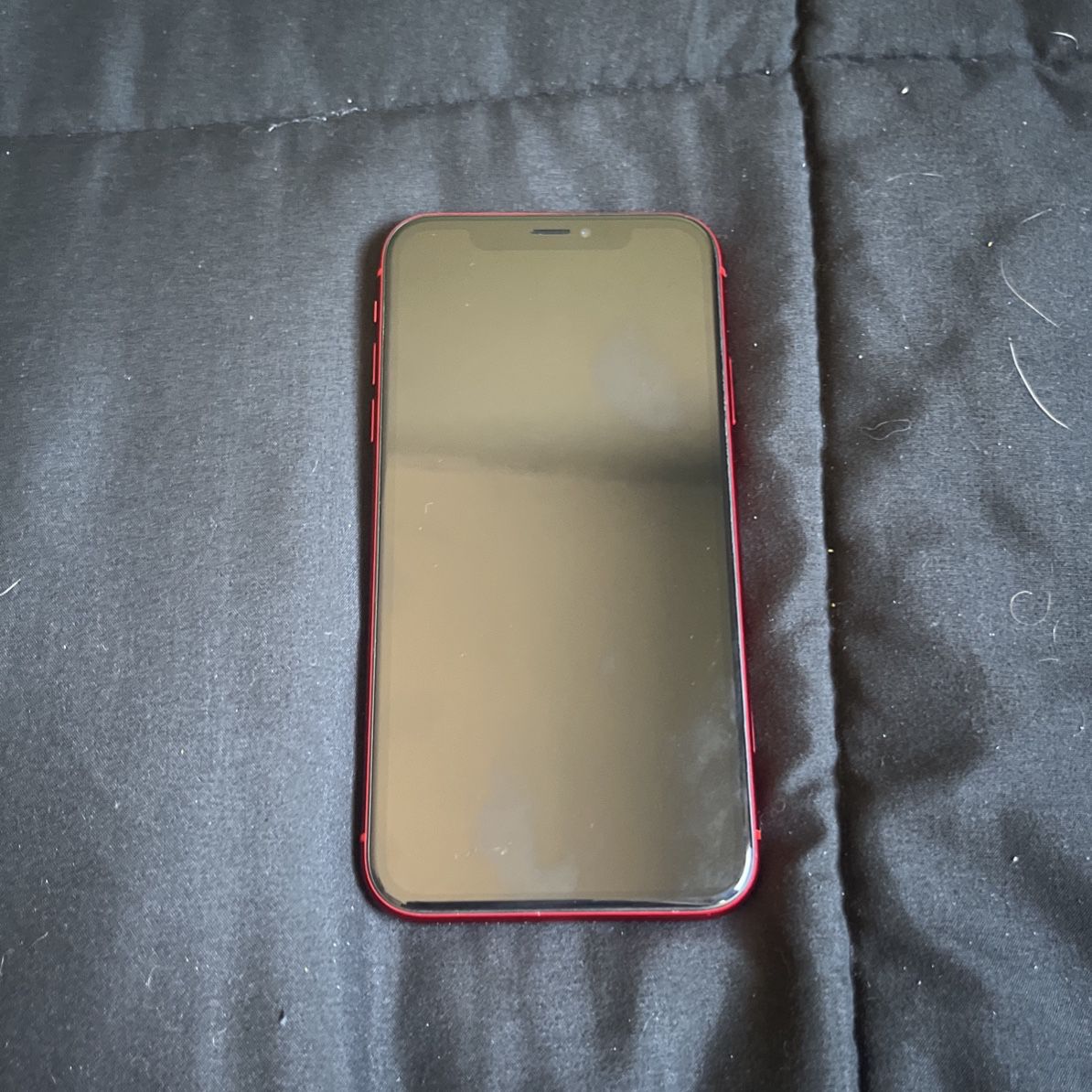 IPHONE XR Reset Used Like New No Box Comes With Charger/apple Headphones Good Conditions 