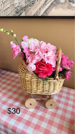 🍓 Decorative Wagon Floral Arrangement Price: $30
