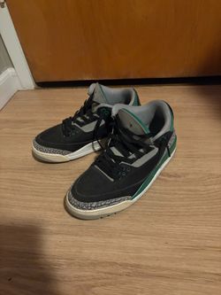 Pine Green Jordan 3s Size 9