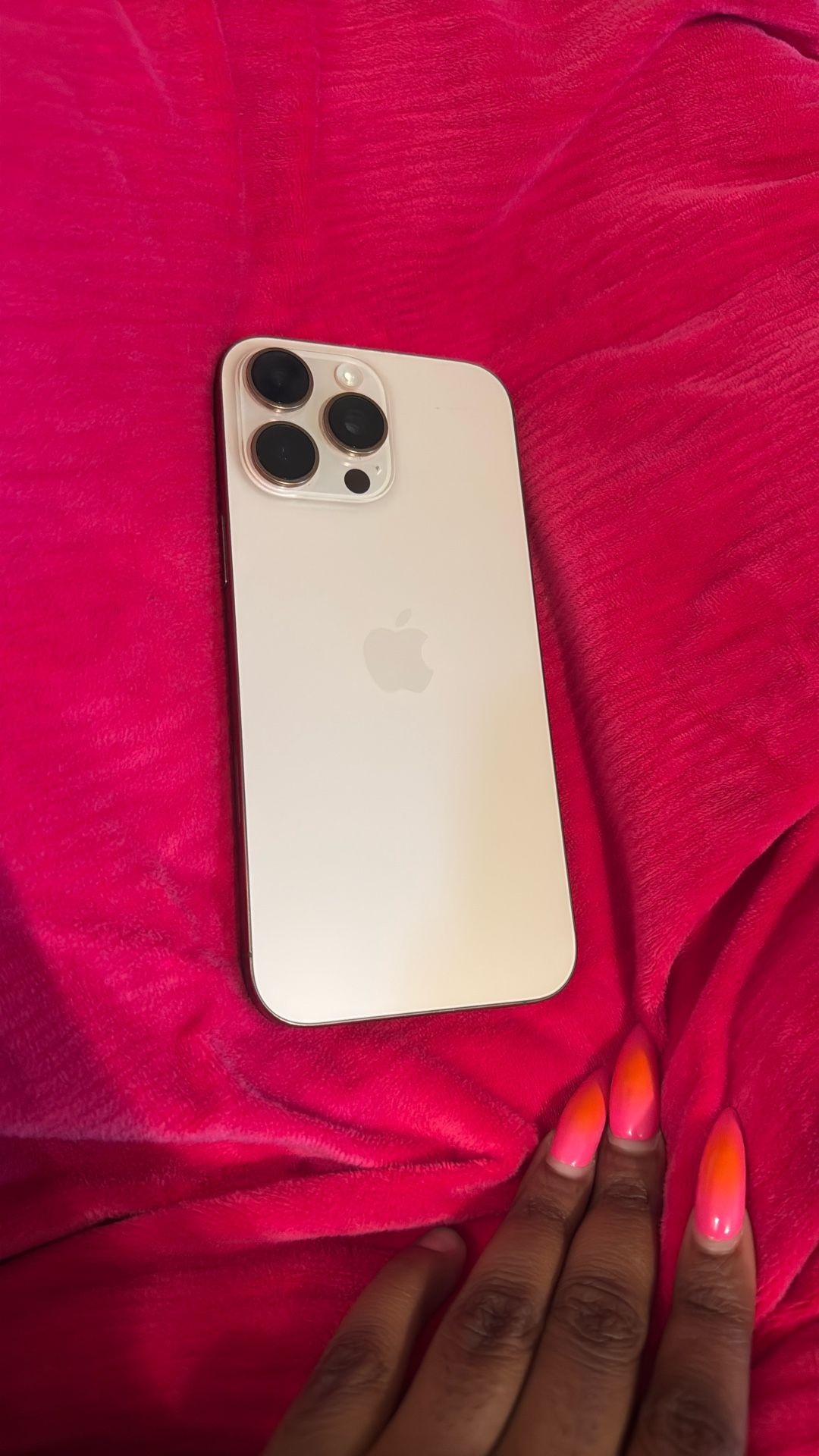 iPhone 16 Pro Max