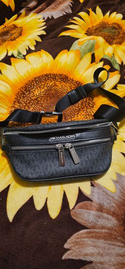 New Michael Kors Fanny bag