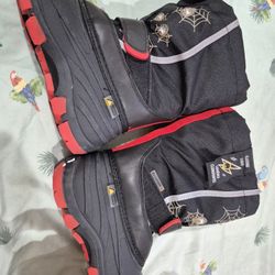 Boy Light Up Snow Boots size 4